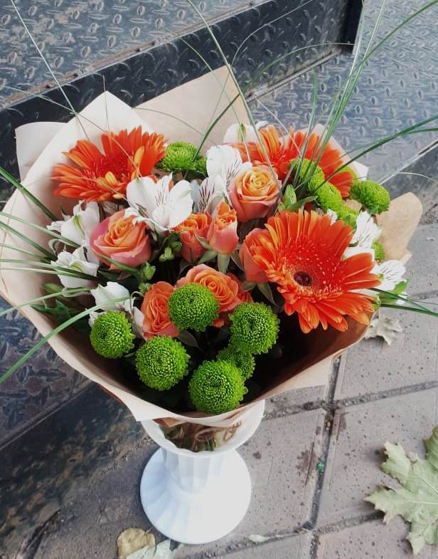 Букет цветов из: Герберы, Хризантемы, Альстромерии и Розы в Малой Джалге