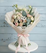 Букет цветов из:  Розы и Лизиантусы в Малой Джалге