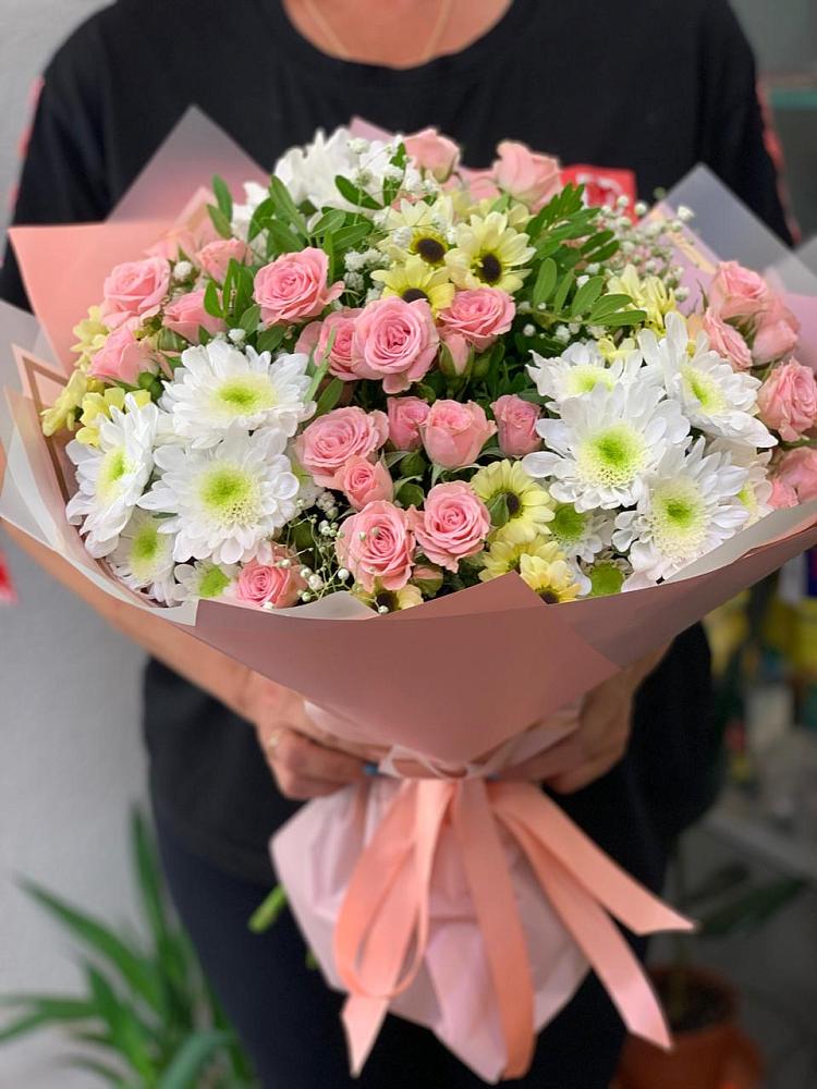 Букет цветов из: Розы и Хризантемы в Малой Джалге