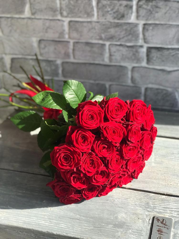 Букет Красные розы Фридом в Малой Джалге