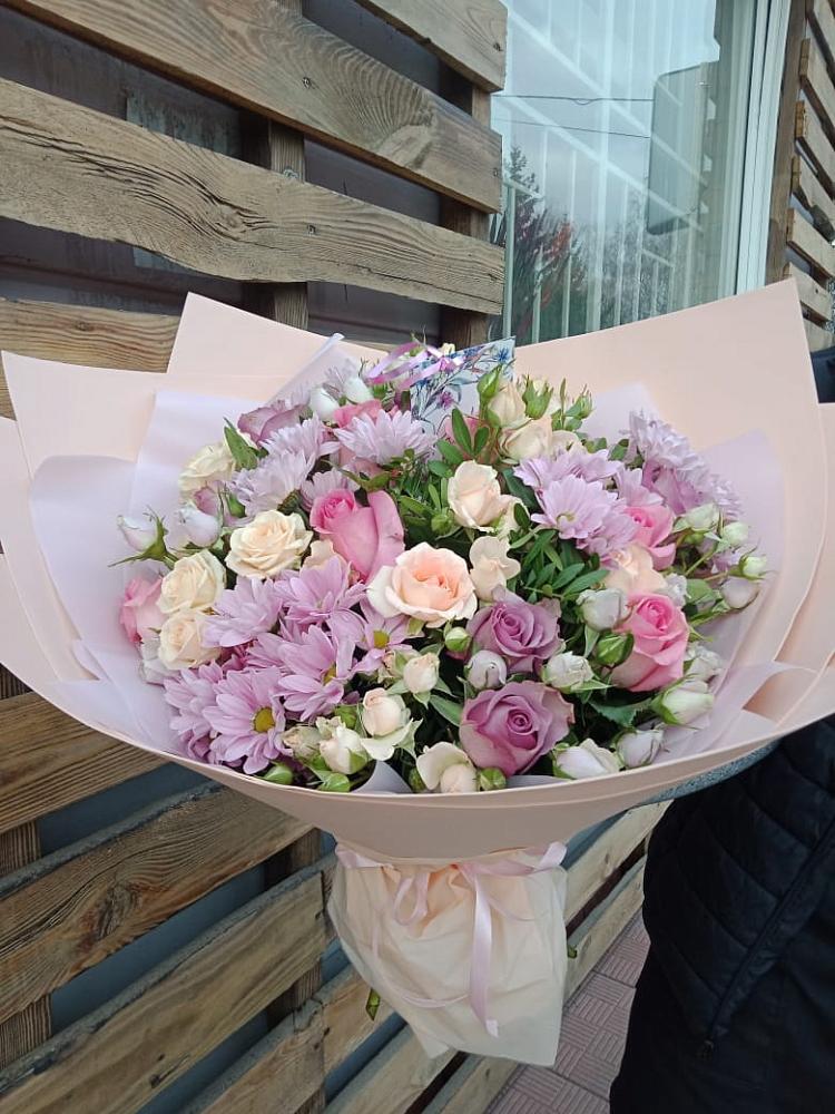 Букет цветов из: Розы и Хризантемы в Малой Джалге