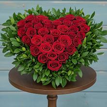 Цветочная композиция из Розы в виде сердца в Малой Джалге