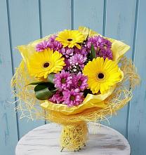 Букет цветов из:  Хризантемы и Герберы в Малой Джалге