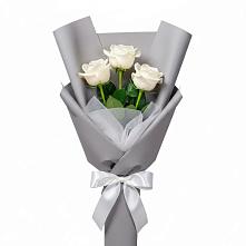 Букет 3 белые розы в Малой Джалге