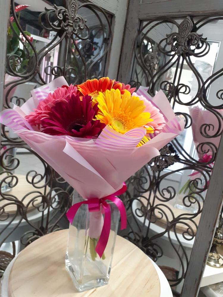 Букет цветов из: Герберы в Малой Джалге