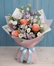 Букет цветов из:  Лизиантусы, Розы, Альстромерии и Гипсофила в Малой Джалге