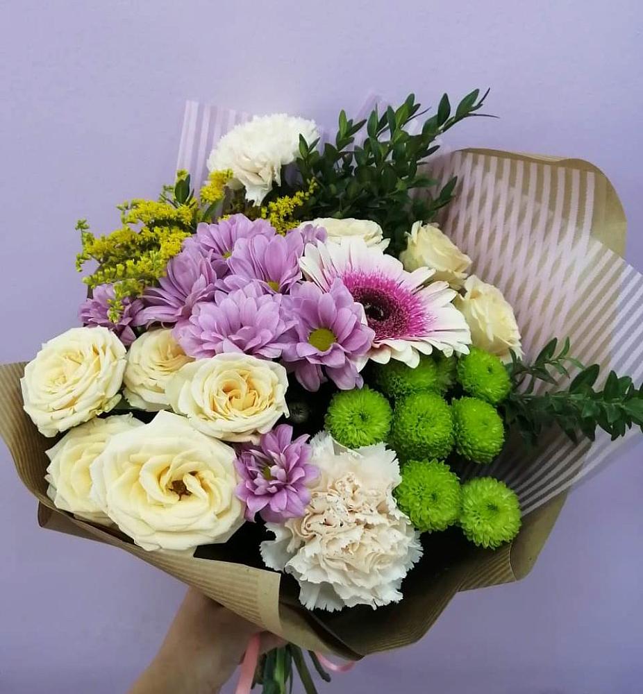 Букет цветов из: Хризантемы, Розы, Гвоздики и Герберы в Малой Джалге