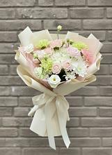 Букет цветов из:  Гвоздики, Розы, Лизиантусы и Хризантемы в Малой Джалге