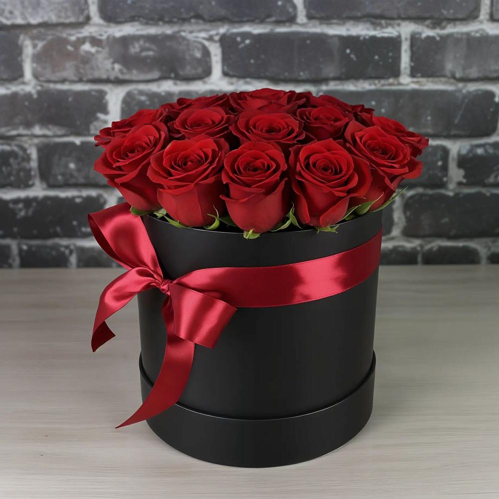 Цветочная композиция из Розы в шляпной коробке в Малой Джалге